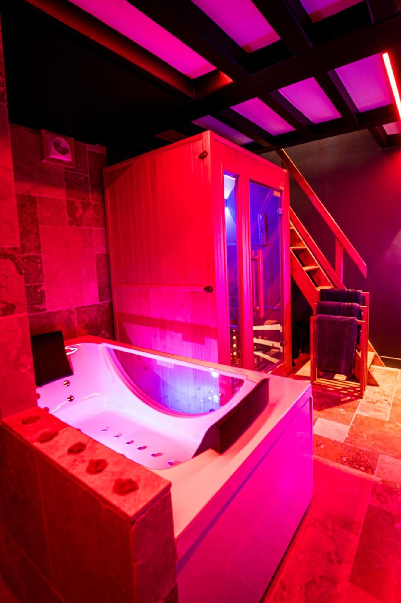 Loveroom Sauna, Balneo, Parking Prive Dans Le Centre De Honfleur Room photo