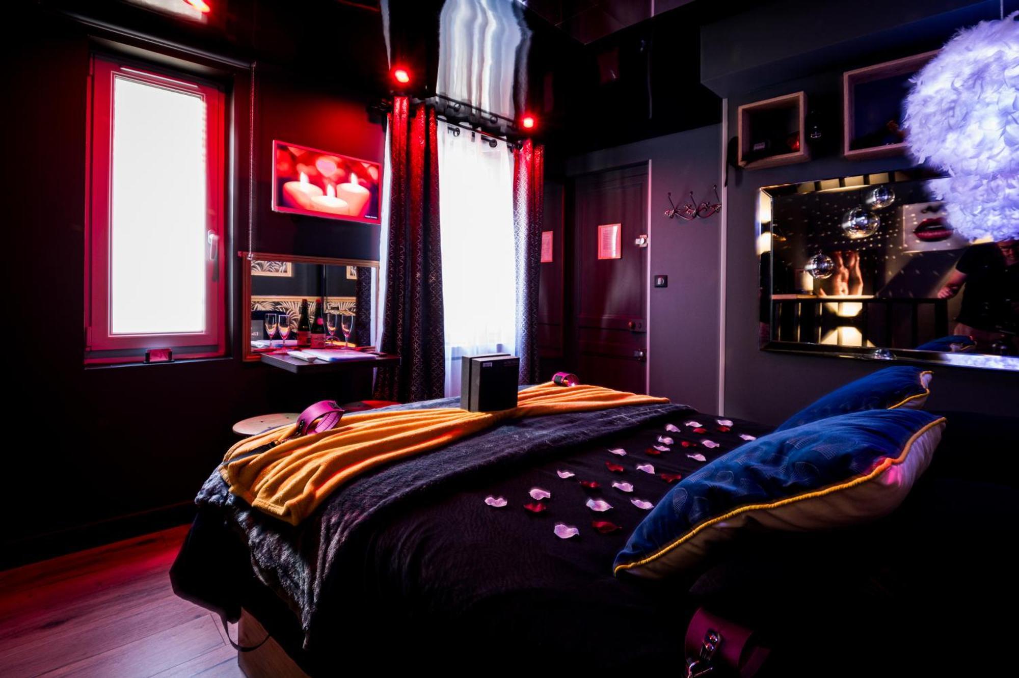 Loveroom Sauna, Balneo, Parking Prive Dans Le Centre De Honfleur Room photo