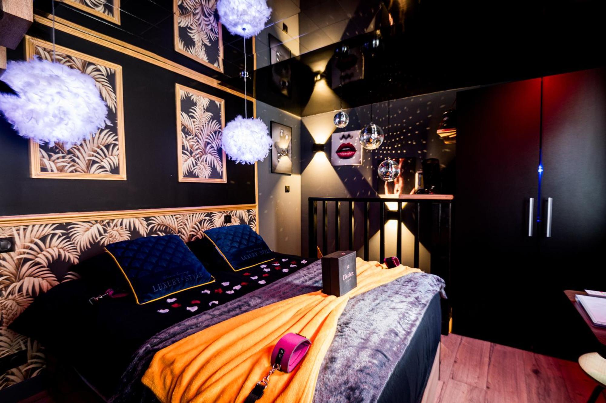 Loveroom Sauna, Balneo, Parking Prive Dans Le Centre De Honfleur Room photo