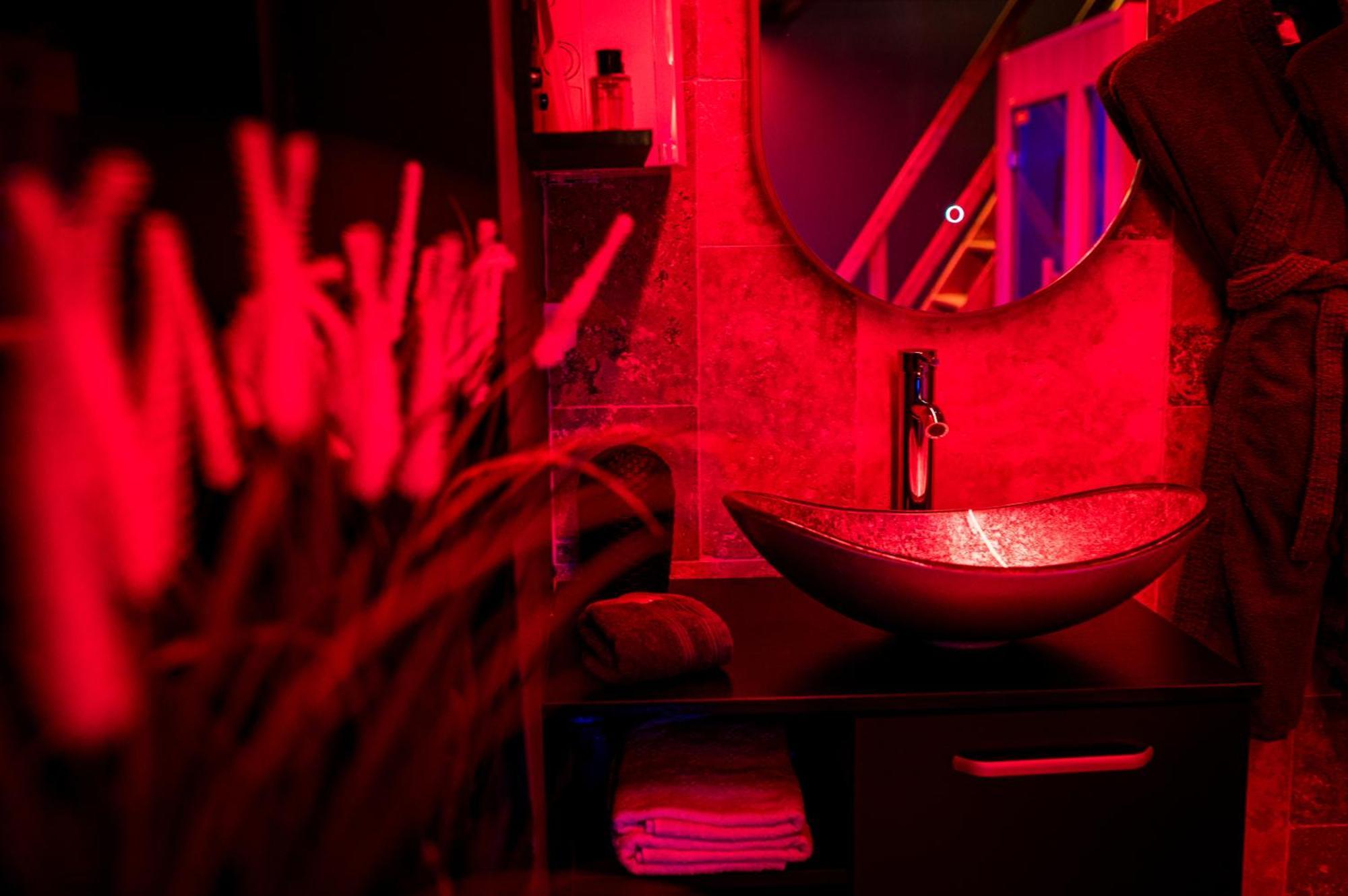Loveroom Sauna, Balneo, Parking Prive Dans Le Centre De Honfleur Room photo
