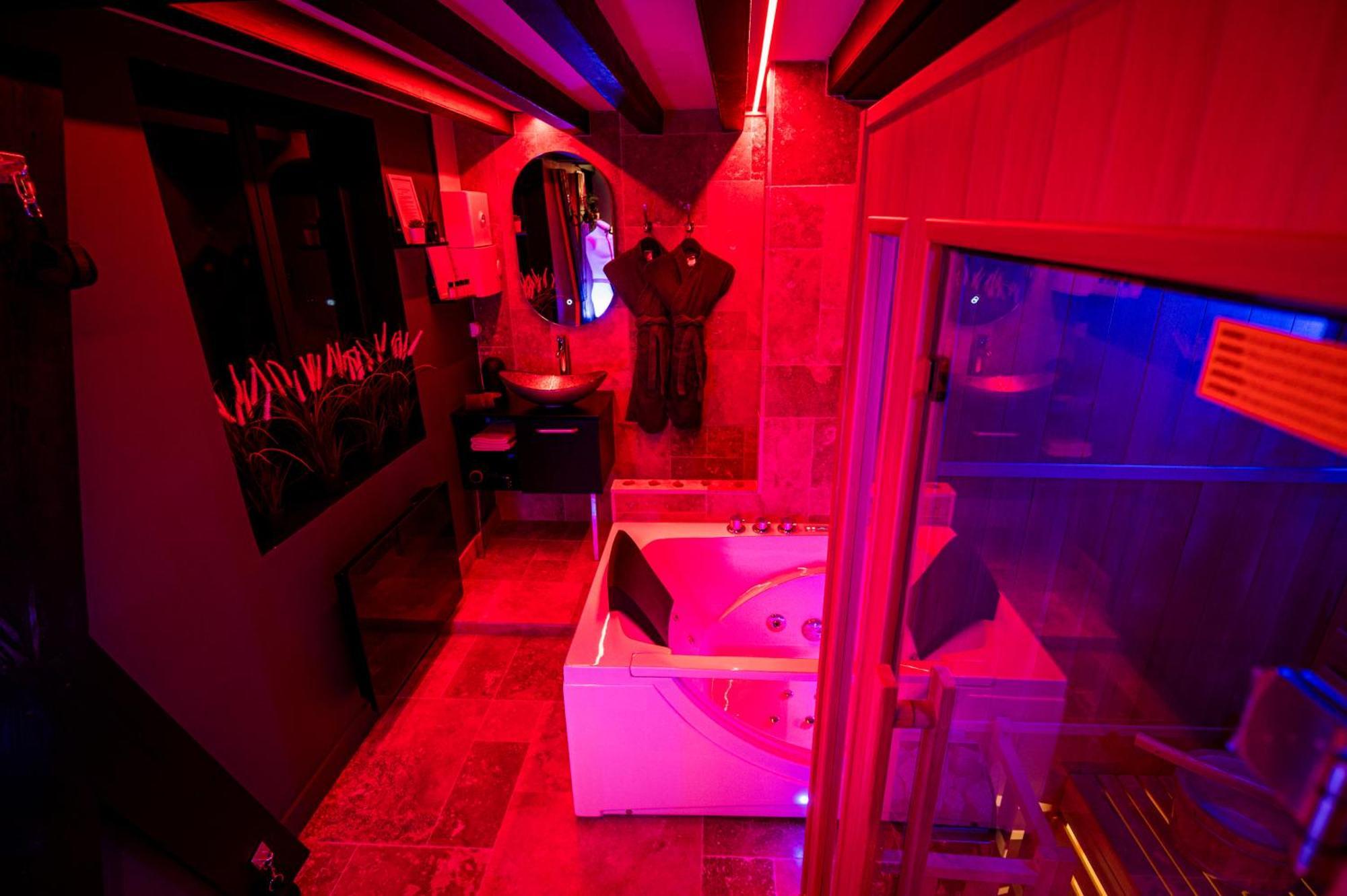 Loveroom Sauna, Balneo, Parking Prive Dans Le Centre De Honfleur Room photo