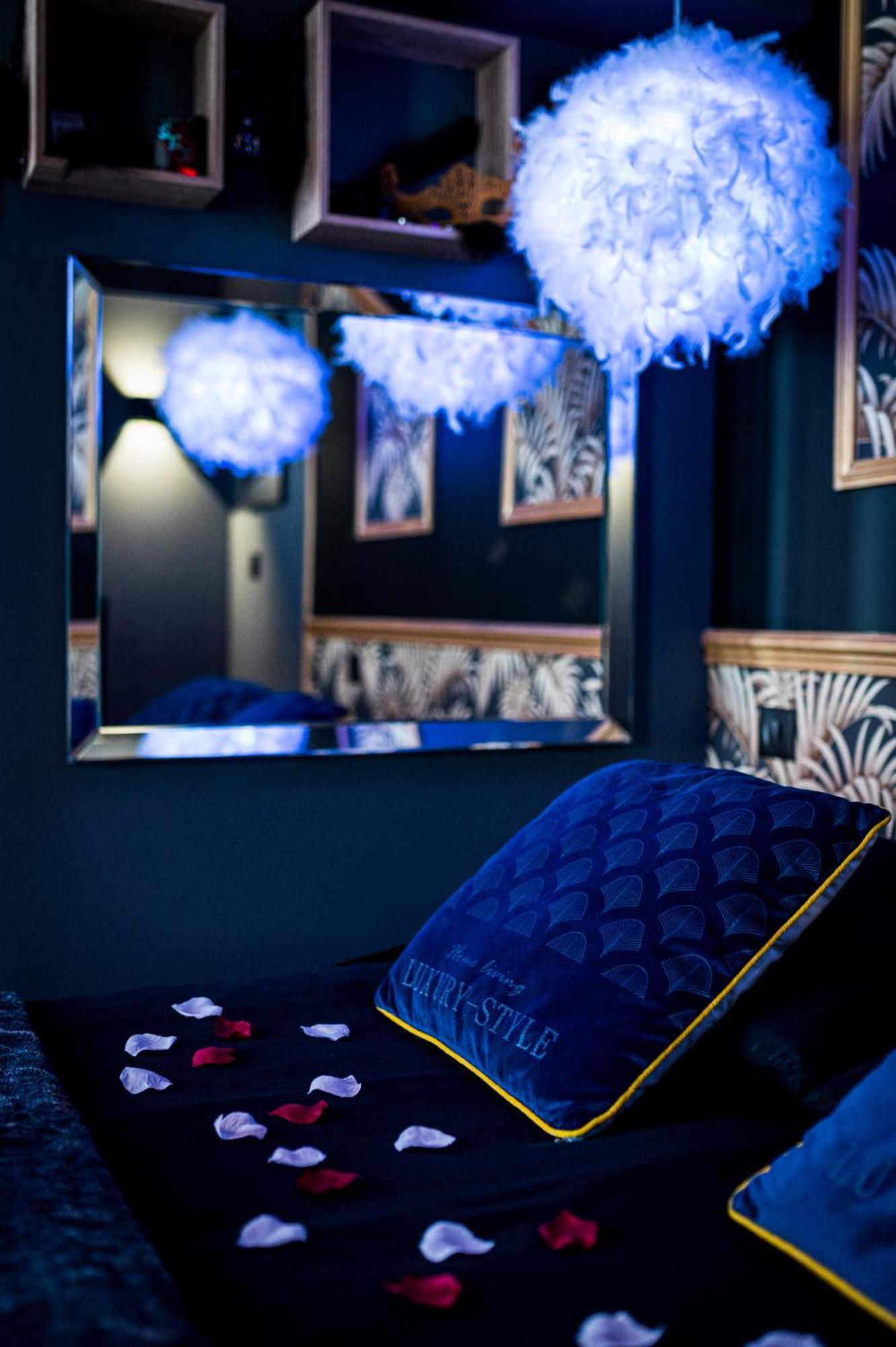 Loveroom Sauna, Balneo, Parking Prive Dans Le Centre De Honfleur Room photo