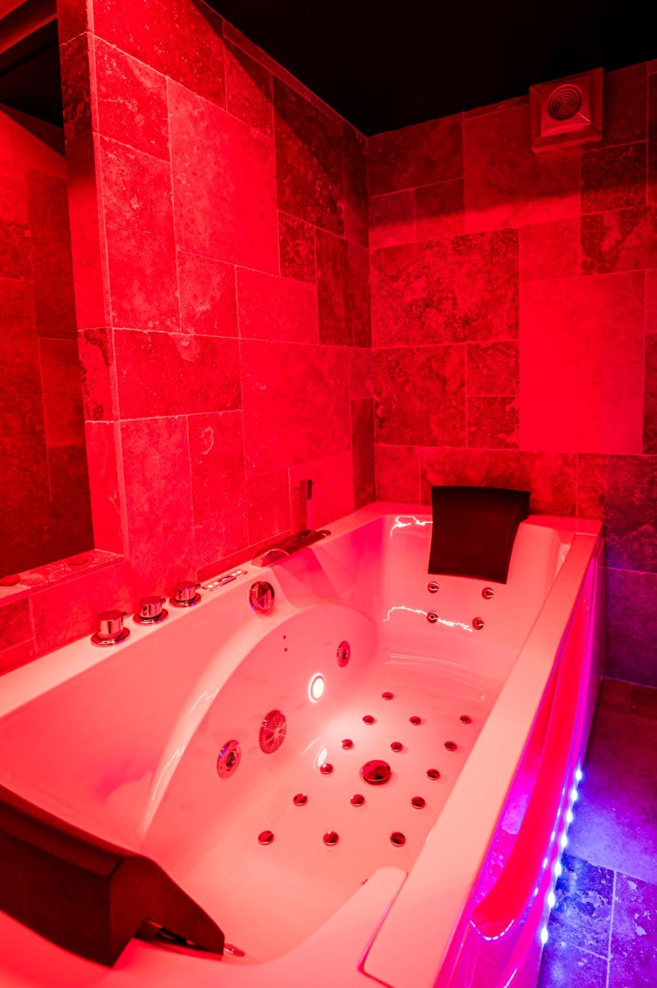 Loveroom Sauna, Balneo, Parking Prive Dans Le Centre De Honfleur Room photo