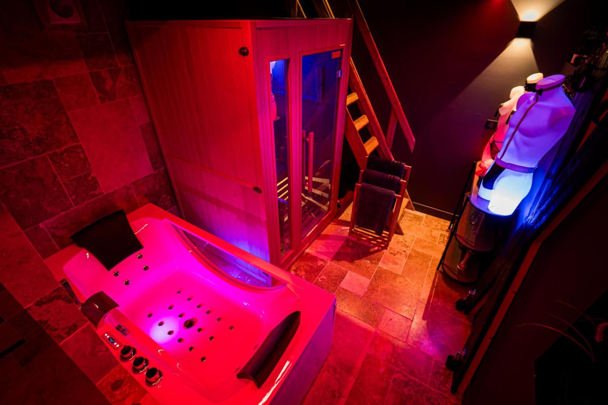 Loveroom Sauna, Balneo, Parking Prive Dans Le Centre De Honfleur Room photo
