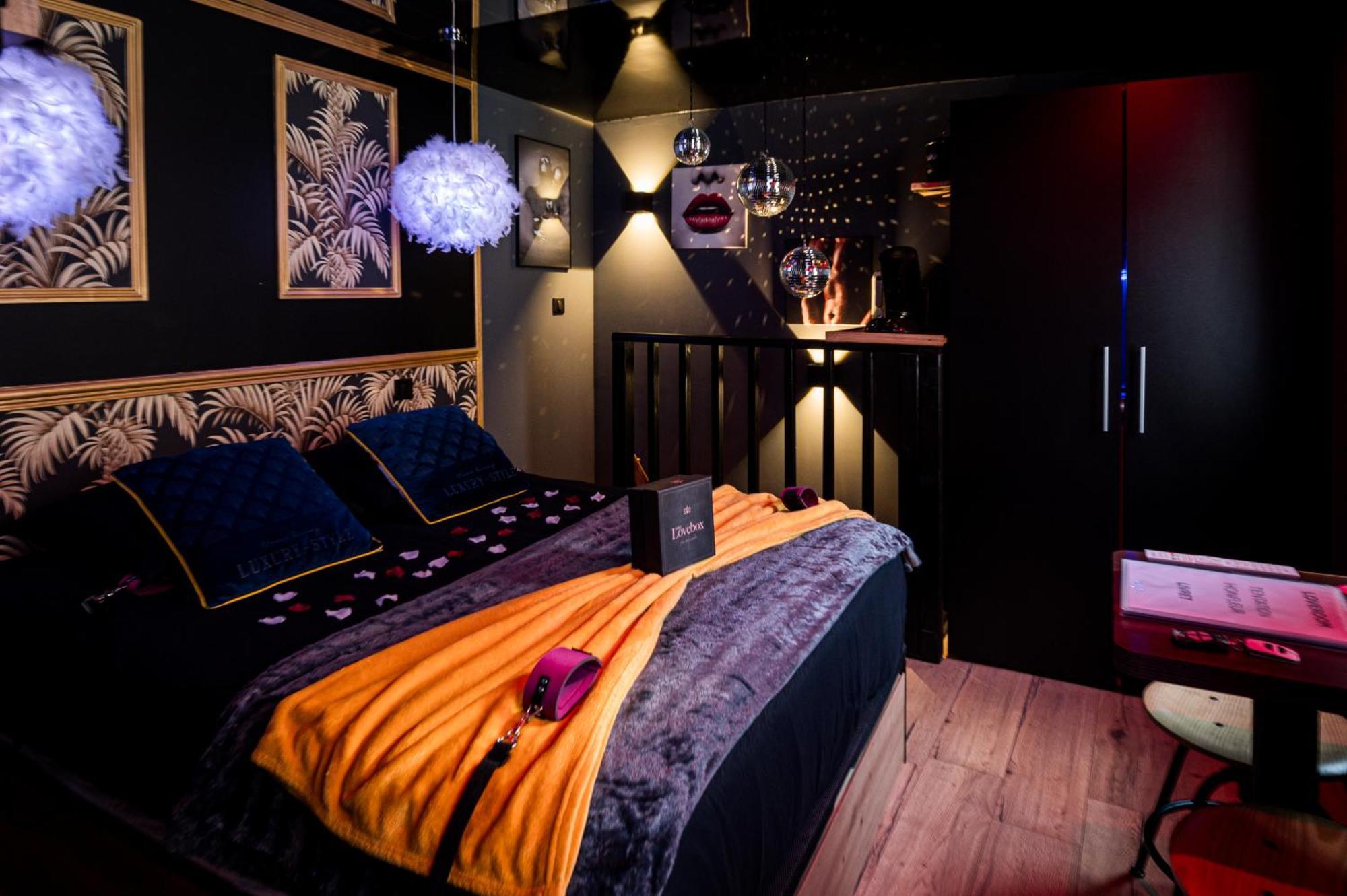 Loveroom Sauna, Balneo, Parking Prive Dans Le Centre De Honfleur Room photo