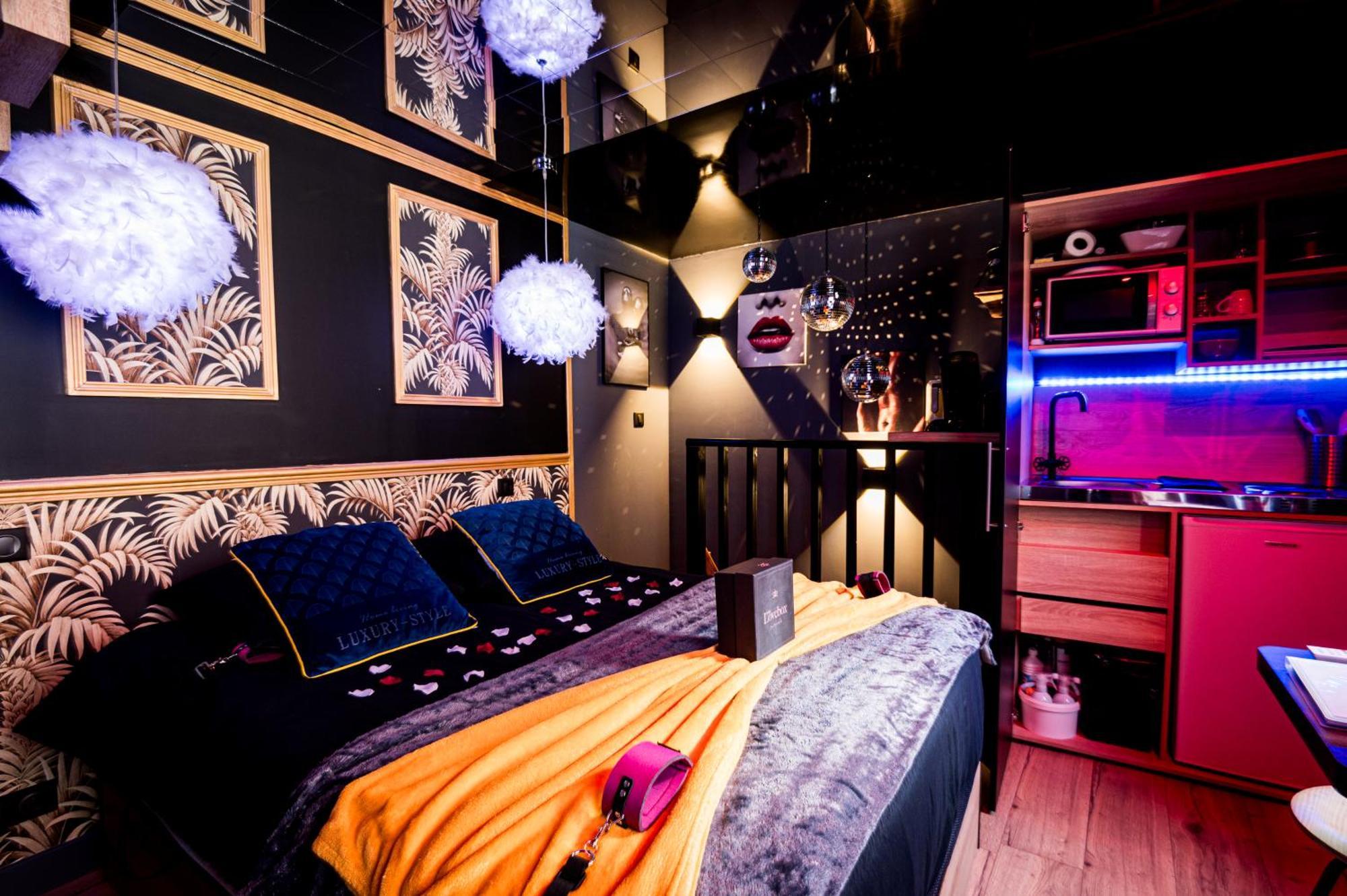 Loveroom Sauna, Balneo, Parking Prive Dans Le Centre De Honfleur Room photo